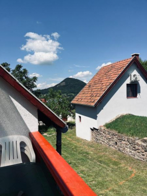 Erdődi Pince Badacsony Eperfás ház